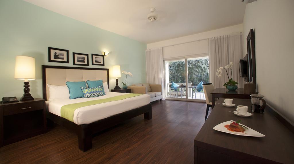 Junior Suite with Garden View